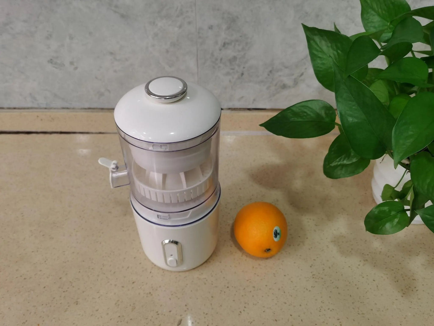 INNOVATIVE Electric Juicer Machines 45W, Citrus Juicer Squeezer Cordless Portable Small Cold Pressed Lemon Juicer Machine Zester for Lime, Orange, Grapefruit, Easy Clean USB Type-C Chargeable, 40 juices, 1500mAh