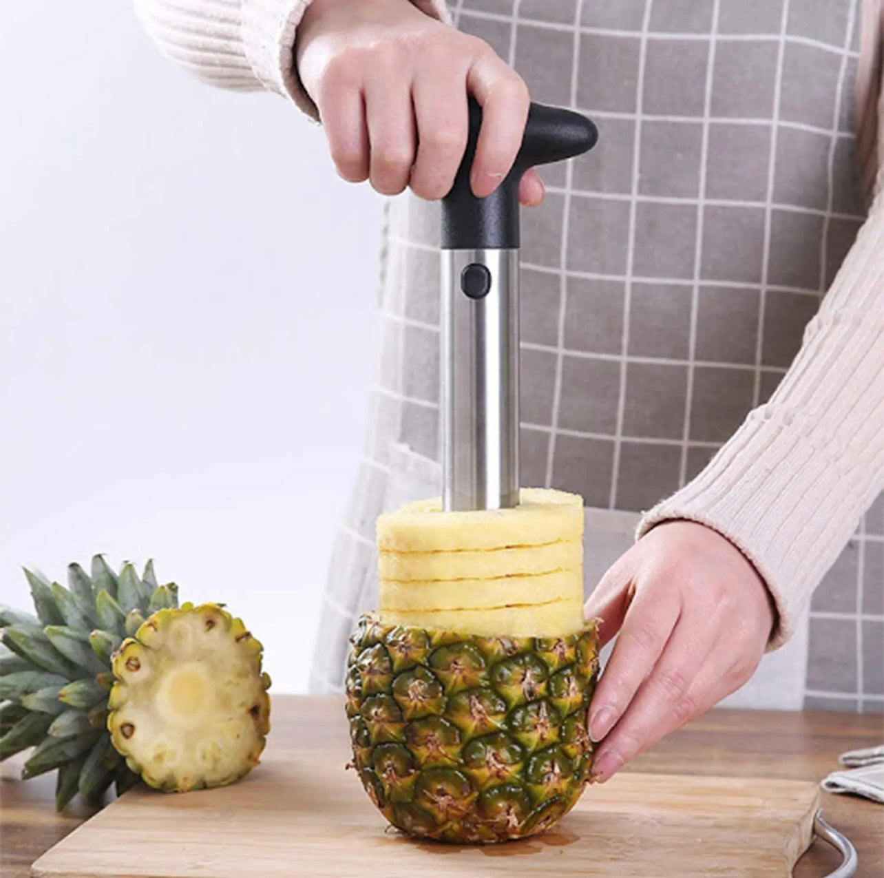 Pineapple Peeler , Stainless Steel Pineapple Corer Remover Slicer Tool For Home & Kitchen With Sharp Blade For Diced Fruit Rings